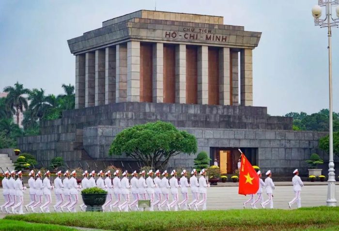 Lăng Bác – Khu di tích chủ tịch Hồ Chí Minh phù hợp mọi trẻ em